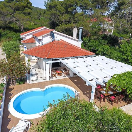 Spacious Holiday Home In Molat With Pool Brgulje Exterior foto